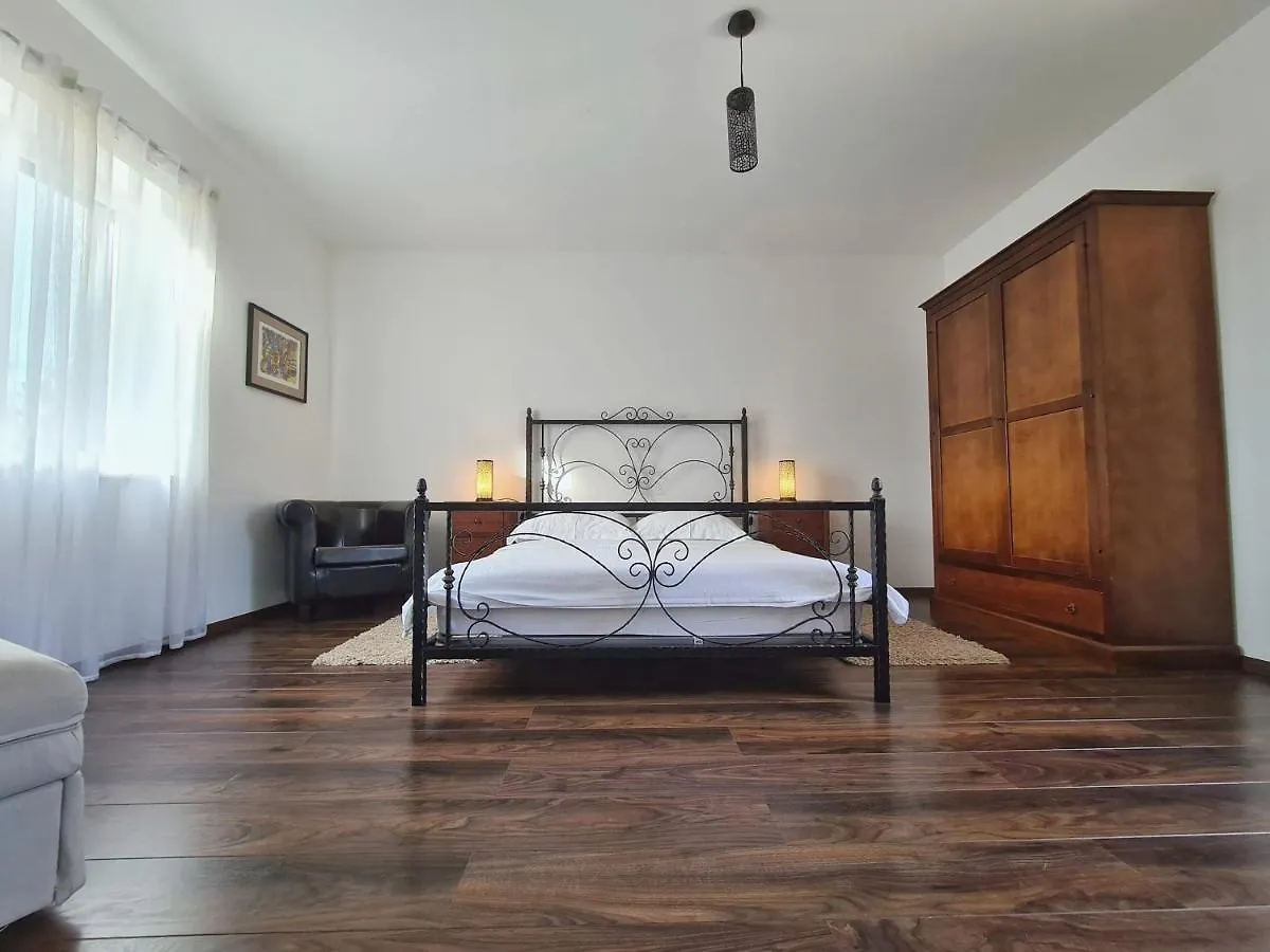 Spacious Villa With Pool, Indoor Jacuzzi And Sauna Near Porec Višnjan