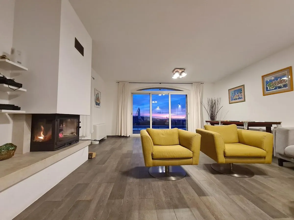 Spacious Villa With Pool, Indoor Jacuzzi And Sauna Near Porec Вишнян