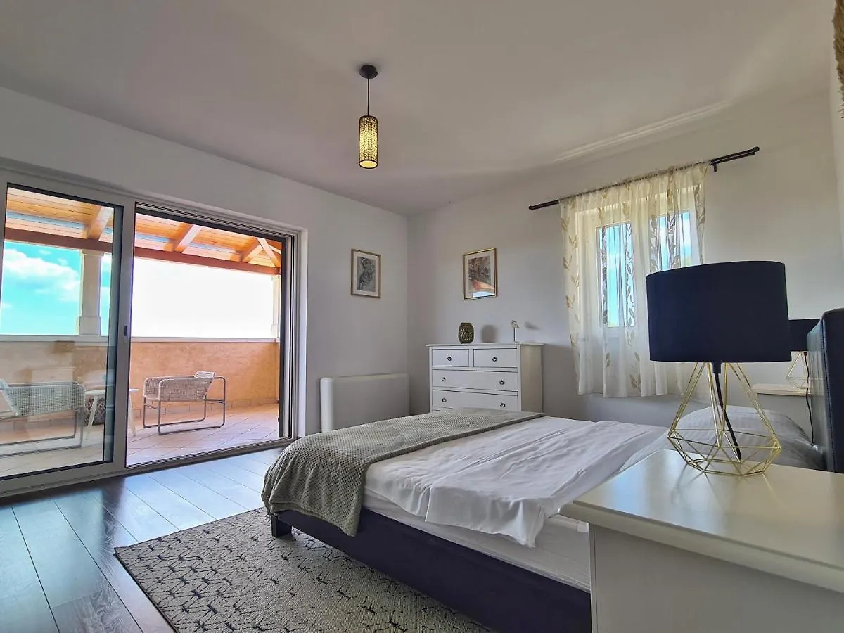 Spacious Villa With Pool, Indoor Jacuzzi And Sauna Near Porec 0*, Вишнян