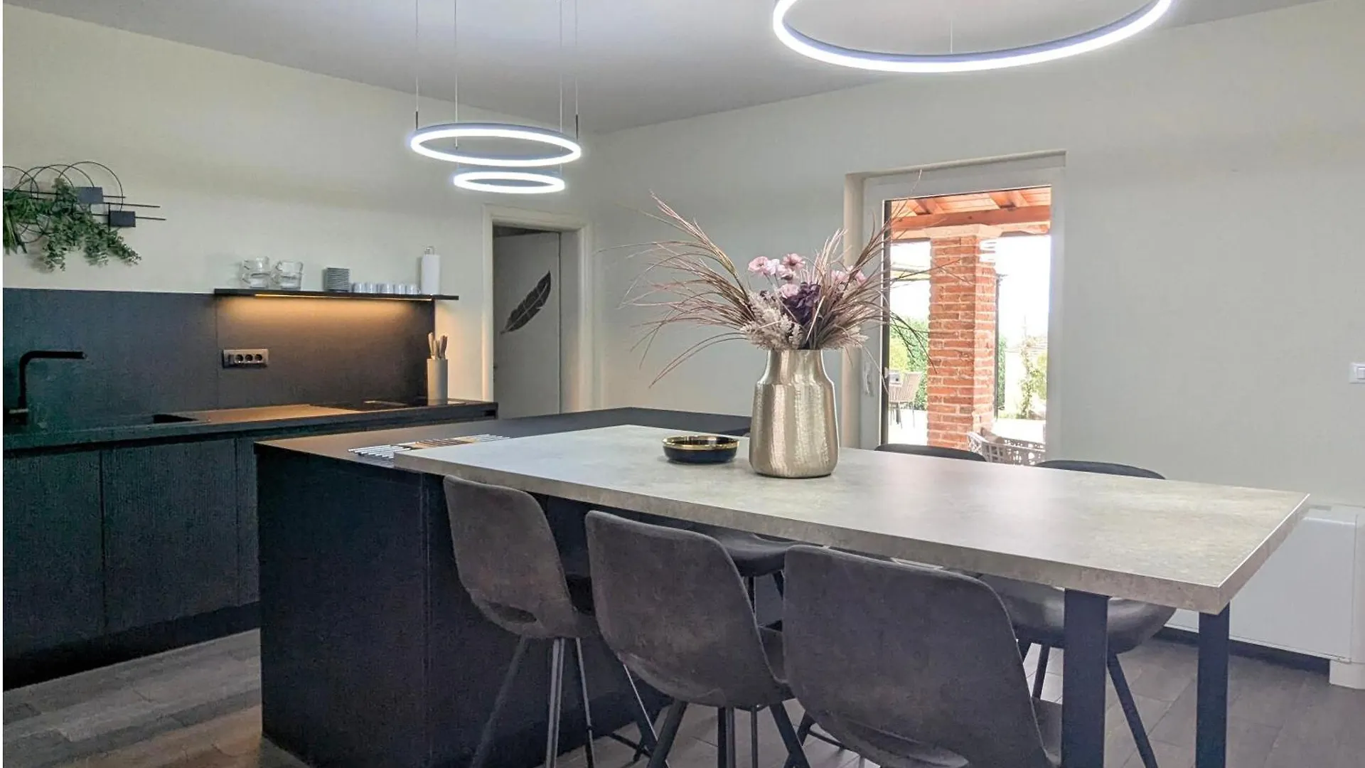 Spacious Villa With Pool, Indoor Jacuzzi And Sauna Near Porec Višnjan