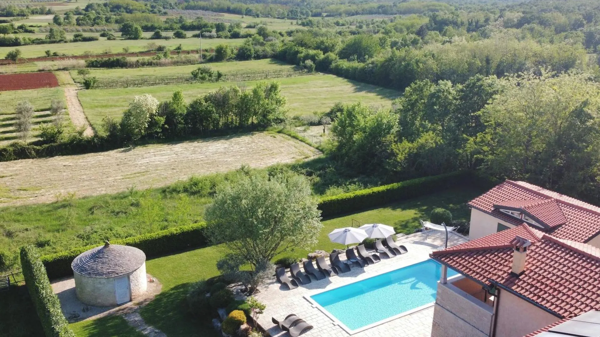 Spacious Villa With Pool, Indoor Jacuzzi And Sauna Near Porec Višnjan Chorvatsko